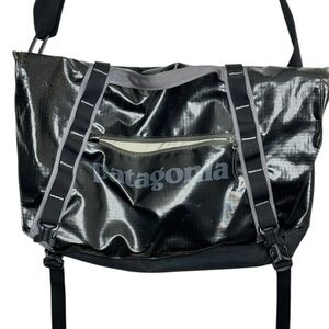 Patagonia Black Hole Messenger Bag, GUC